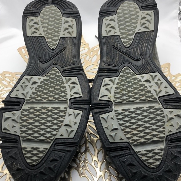 Men’s Nike Golf Shoes Black with Silver Swish Size 9.5 - Picture 8 of 9